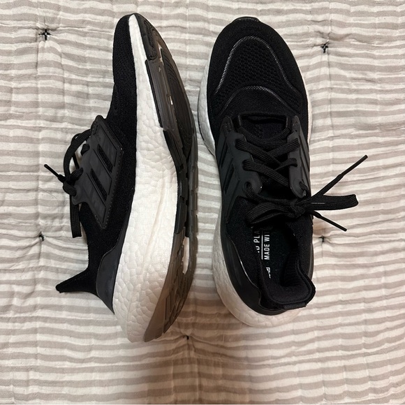 Adidas Ultraboost - Picture 3 of 6